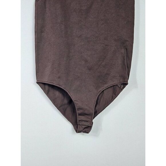 Skims Essential bodysuit Nwot - Picture 3 of 11